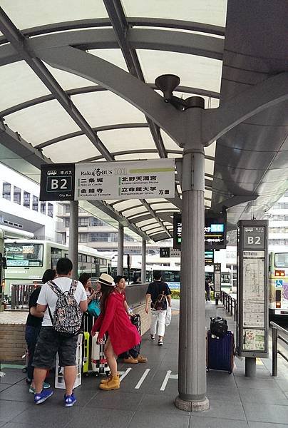 21.京都駅前B2搭市巴50，10分鐘到四条西洞院站.jpg