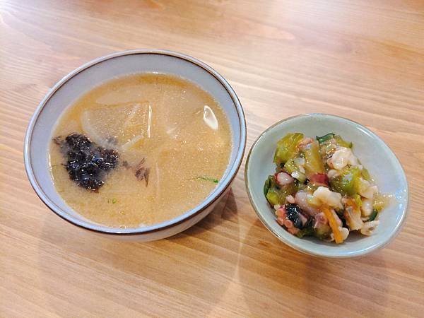 ｛台南｝【洄游丼飯所】北區新鮮生魚片丼飯／季節限定黑鮪魚等海