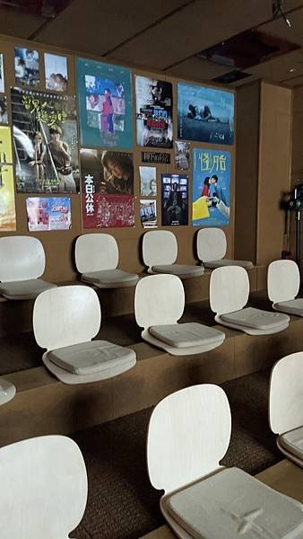 ｛台中｝【吃光食堂】西區電影院文青餐廳／六宮格中式私房菜簡餐