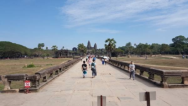 angkorwat3.jpg