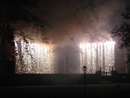 williamsburg_grand_illumination.jpg