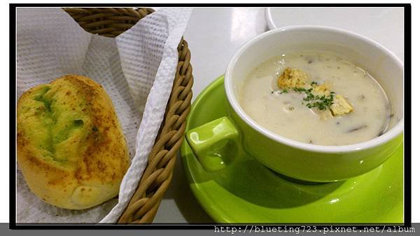 新竹竹北《Jack Pan Cafe傑克潘》麵包濃湯.jpg