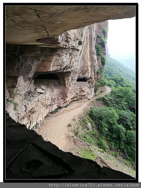 河南輝縣《萬仙山景區》絕壁長廊14.jpg