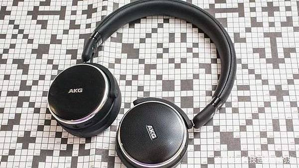 AKG N60NC.jpeg