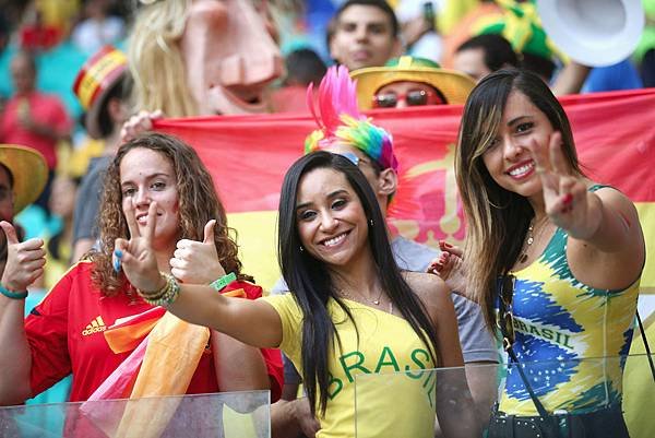 2014-World-Cup-fans-16.jpg