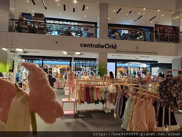 泰國 曼谷逛街│「central wOrld」觀光客必來最熱