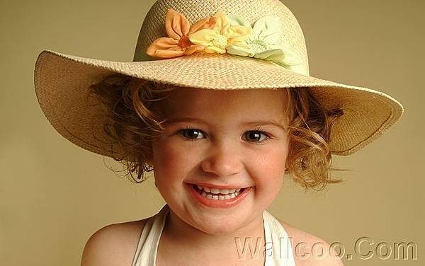 %5Bwallcoo_com%5D_Baby_Photography_of_baby%20Girl%20wearing%20a%20straw%20hat_ISPC006063.jpg