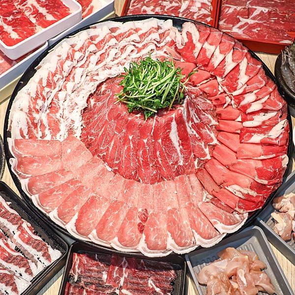【高雄】鬥牛士二鍋—學生時期最愛的吃到飽