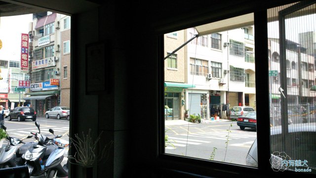 鬲离咖啡館