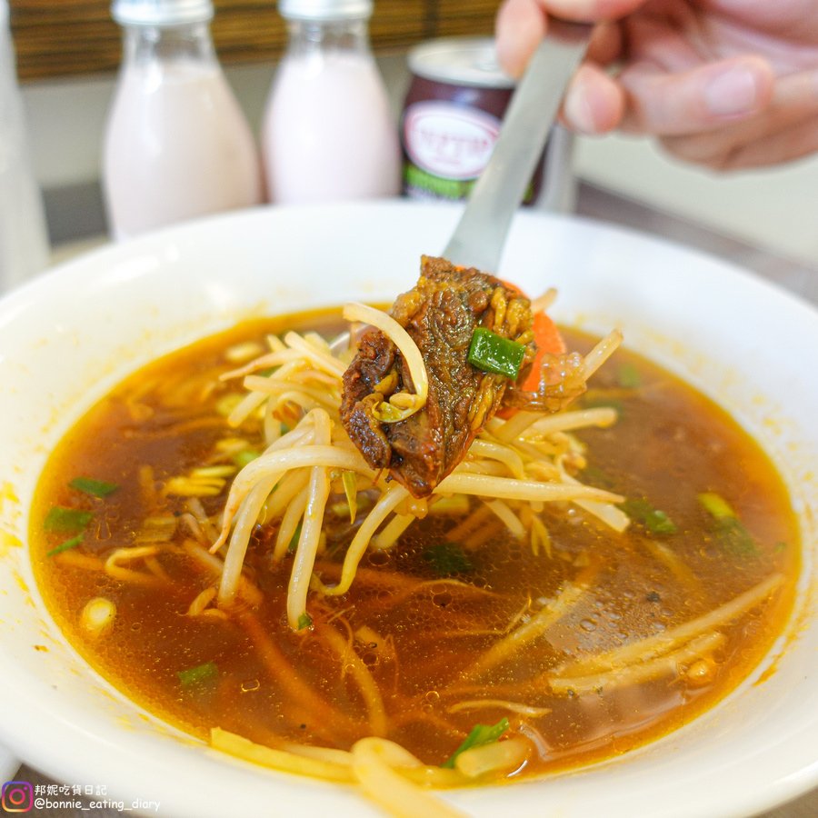 牛腩湯+法國麵包