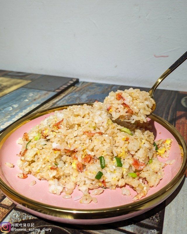 金山街嚐百炒櫻花蝦炒飯
