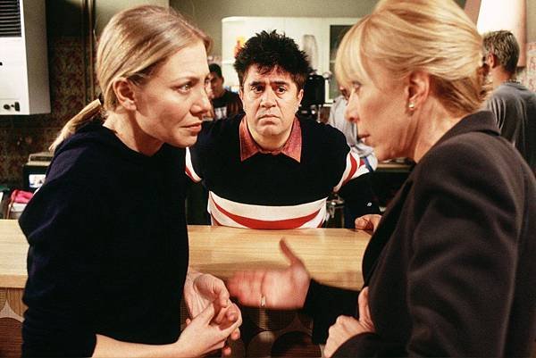 all-about-my-mother-1999-002-pedro-almodovar-on-set