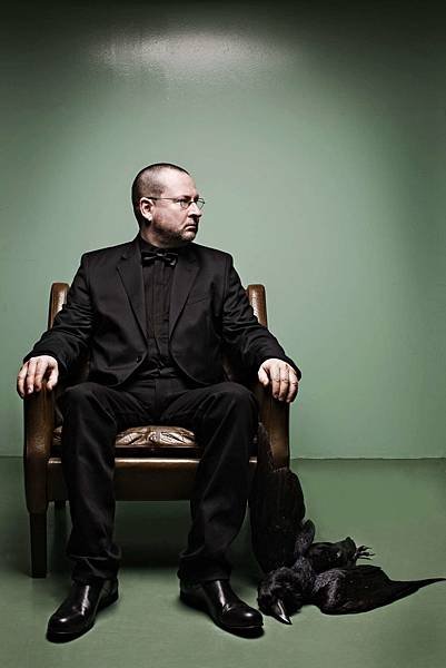 002-lars-von-trier-theredlist