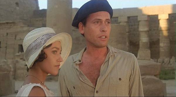 Olivia-Hussey-Jon-Finch-Death-on-the-Nile-1978