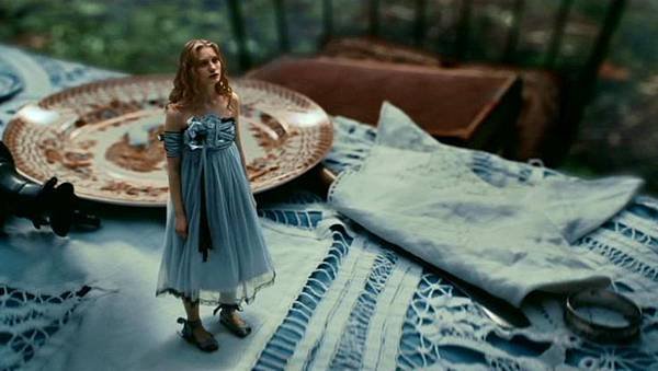 live-action-alice-in-wonderland-052616