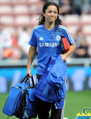 EVA CARNEIRO