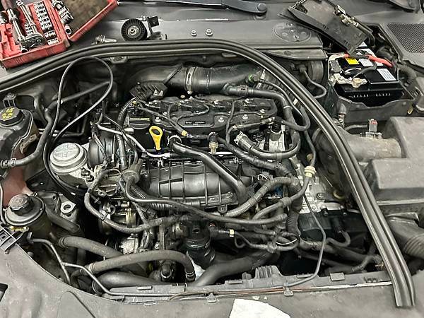 S60 T4 2013 發電機故障更換