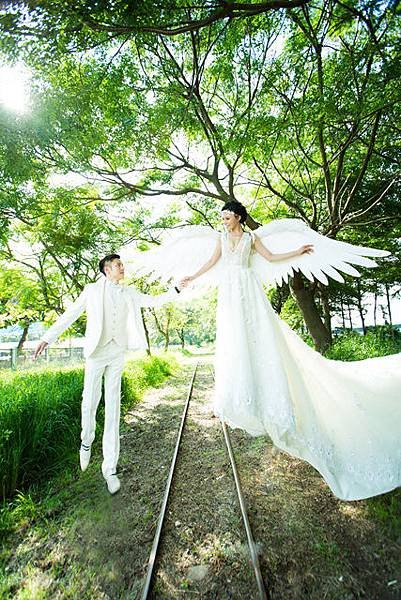 高雄屏東婚紗工作室攝影創意：天使之戀(創意極限)