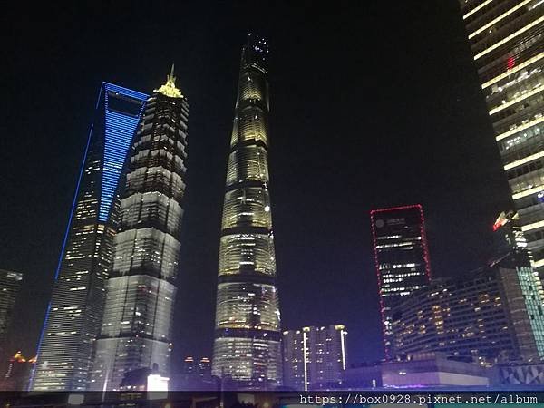 上海大樓晚上4.jpg