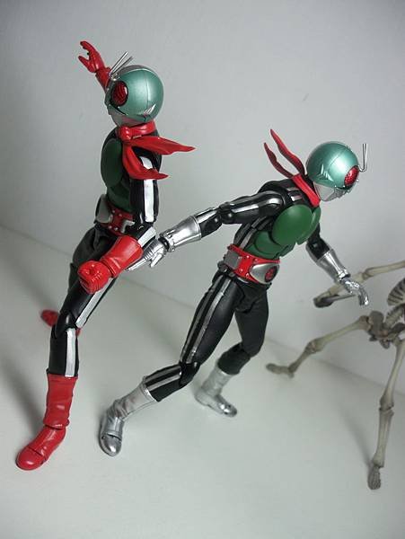 SHF 仮面ライダー1号＆2号 (18).JPG