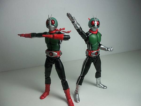 SHF 仮面ライダー1号＆2号 (19).JPG