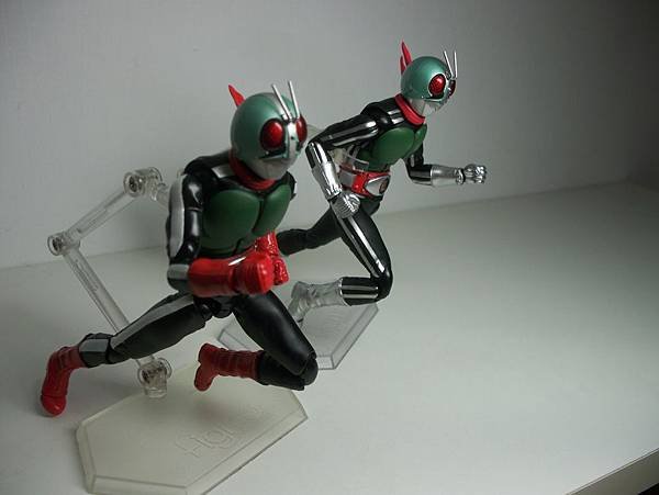 SHF 仮面ライダー1号＆2号 (24).JPG