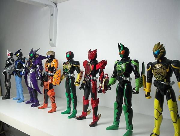 SHF 仮面ライダーオーズ ブラカワニコンボ (1).JPG