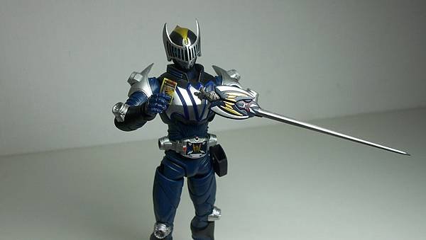 SHF 仮面ライダーナイトサバイブ (3)