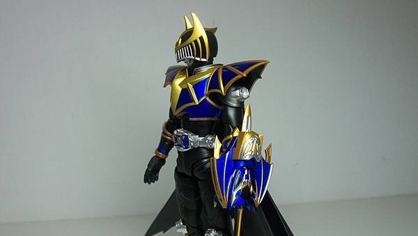 SHF 仮面ライダーナイトサバイブ (10)