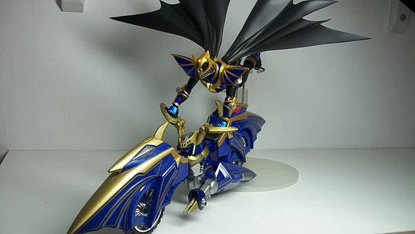 SHF 仮面ライダーナイトサバイブ (30)