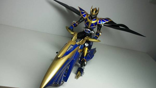 SHF 仮面ライダーナイトサバイブ (34)