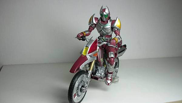 SHF 仮面ライダーギャレン (10).JPG