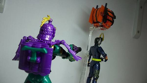 AC 仮面ライダー鎧武 ジンバー鎧武＆カチドキアームズ (45).JPG