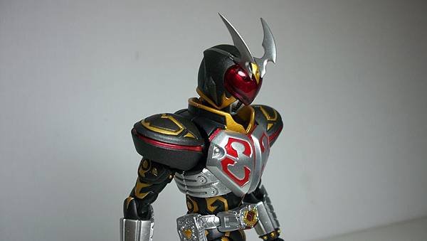 SHF 仮面ライダーカリス (9).JPG