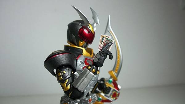 SHF 仮面ライダーカリス (32).JPG