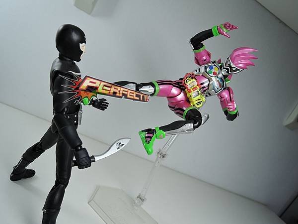 ex-aid kick_03