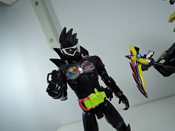 SHF 仮面ライダーゲンム ゾンビゲーマーver (5).JPG