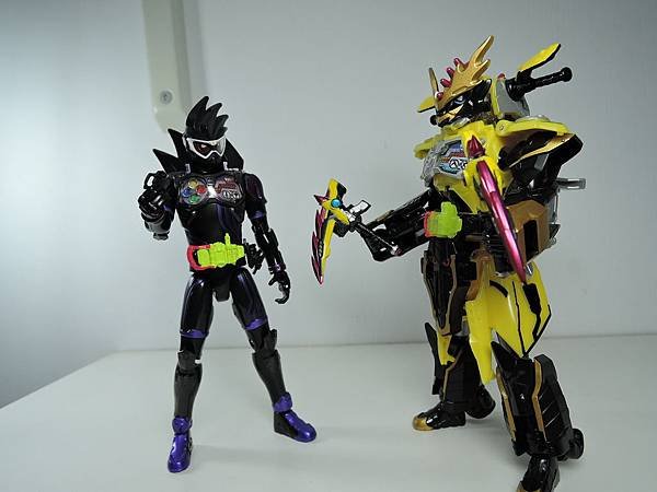 SHF 仮面ライダーゲンム ゾンビゲーマーver (4).JPG