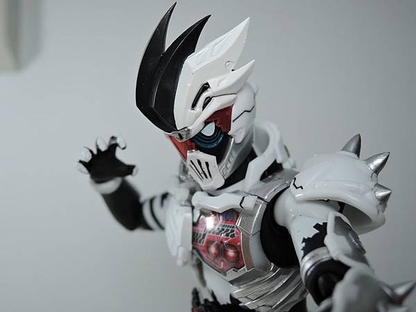 SHF 仮面ライダーゲンム ゾンビゲーマーver (10).JPG