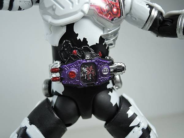 SHF 仮面ライダーゲンム ゾンビゲーマーver (13).JPG