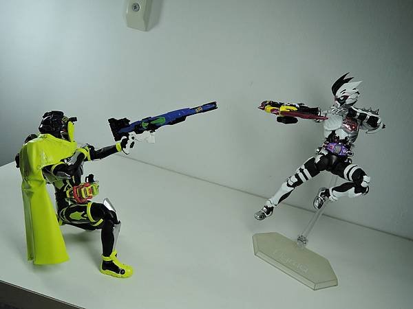 SHF 仮面ライダーゲンム ゾンビゲーマーver (35).JPG