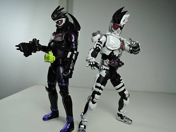 SHF 仮面ライダーゲンム ゾンビゲーマーver (52).JPG