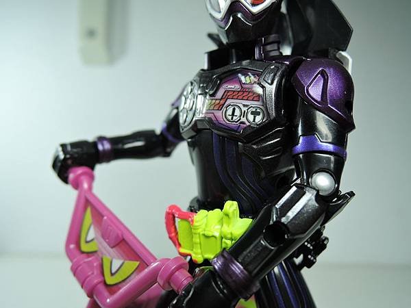 LVUR 仮面ライダーゲンム アクションゲーマーver (10).JPG