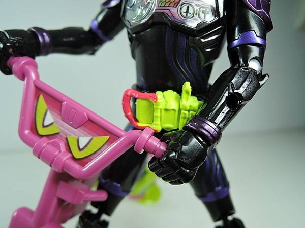 LVUR 仮面ライダーゲンム アクションゲーマーver (11).JPG