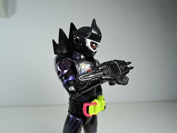 LVUR 仮面ライダーゲンム アクションゲーマーver (20).JPG