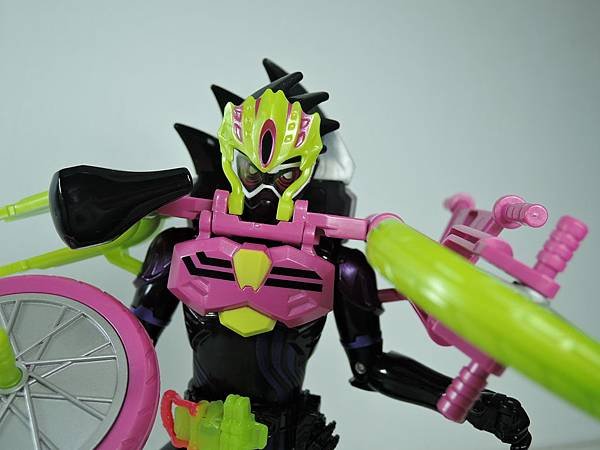 LVUR 仮面ライダーゲンム アクションゲーマーver (31).JPG