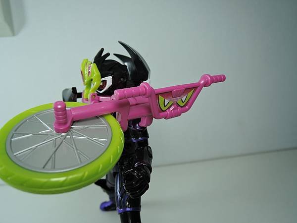 LVUR 仮面ライダーゲンム アクションゲーマーver (32).JPG