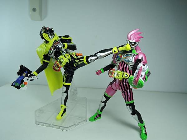 SHF 仮面ライダースナイプ (23).JPG