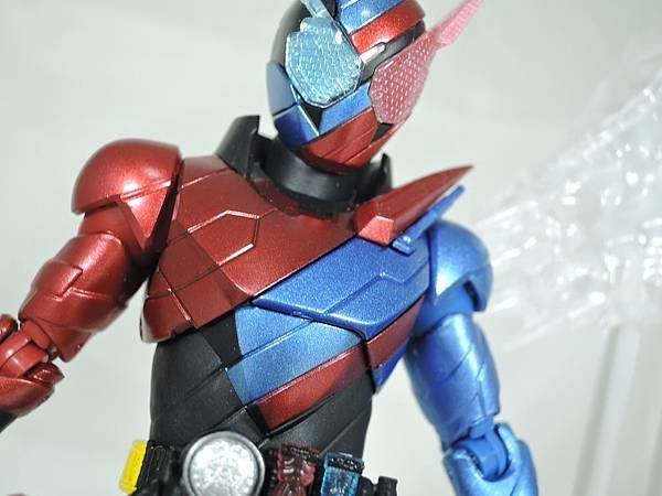 SHF 仮面ライダービルド ラビットタンクフォーム (9).JPG