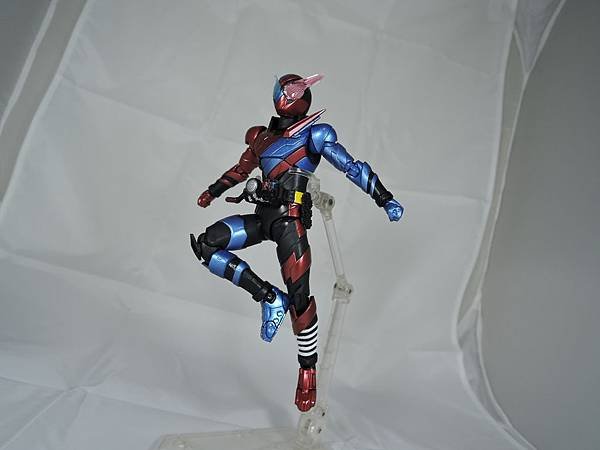 SHF 仮面ライダービルド ラビットタンクフォーム (18).JPG